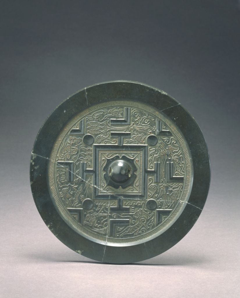 图片[1]-Portrait mirror with bureau pattern-China Archive